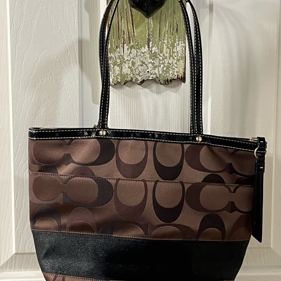 Coach Brown/Black Signature Canvas & Patent Leather Tote F 20018 - Picture 7 of 15